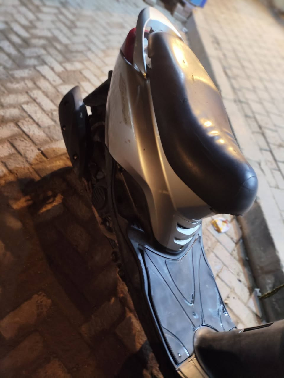 السلام عليكم دراجه بريز ياماها     ياباني   السرعة 140   ياماها اليابان  (السعر 625الف ) الرقم هاتف *********** مثل ما عودناكم عل وجبة جديدة كل يوم قطعة نفس شكل +الون +السرعة مواصفات تفاصيل كل يوم توصلي قطعة نادرة    مال 💫🤎وكالة دراجه ✨المواصفاة    (السعر 625الف   ) قطعة نادرة وحلوة 🌟🌟        💯🔥   دراجه كاملة مواصفاة حلوة نظيفة لحد يكول شبيهة نقص بل كارتون  محرك ستندر   ((مال رمبة كفرات البلادي اصلي ومختم ))  كلة شغال سلف  وهندر تايرات نظيفات دبلات كفرات بلادي اصلي  حلوة      سرعة شلعة فولل مواصفات   سرعتهة حلوة دك مشي خير من الله  لايتات اشاير كيجات شغالات  هندر نكرة مكينة ناعمة هورن جميع كهربائيات شغالة (((سعر 625الف    بيه مجال شي بسيط حك جية  ))) اوراقهة كاملة منفيس مكاتبة الكمرك الكمرك موجود   الشراي يتصل  دراجه كلشي شغال على تايرات على لايتات خير من الله دراجه معدلة حلوة شغالة معدلة سرعة شلعة  النضافة 100/100 /// سرعتهة شلعتهة قوتهة 100/100/  فول مواصفات العنوان بغداد مدينة الصدر  *********** الشراي يتصل مامتواجد عل فيس  موجود وتساب
