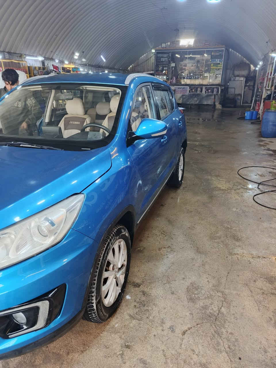 سيارة بايك x35 موديل ٢٠١٧ 
حرة . مرفوع الحجز من المصرف عنها 
نظيفة كلش ومعتني بيها 
مستعجل على بيعتها 
السعر ٦٥ وبيها مجال 
مراسلة او اتصال ***********
