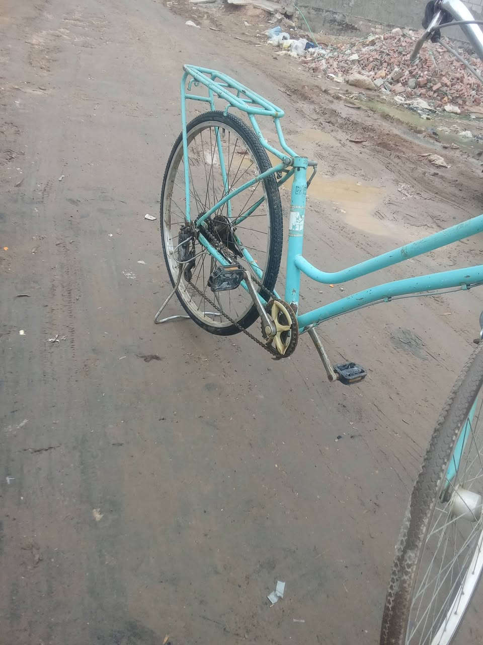 متاح باسكل عكرب الحجم 27 الموديل 2017 الباسكل 6 نمر السعر50 لل استفسار ***********
باسكل نضيف ياباني والعكرب اصلي وكاله مكاني حي الجامعه
