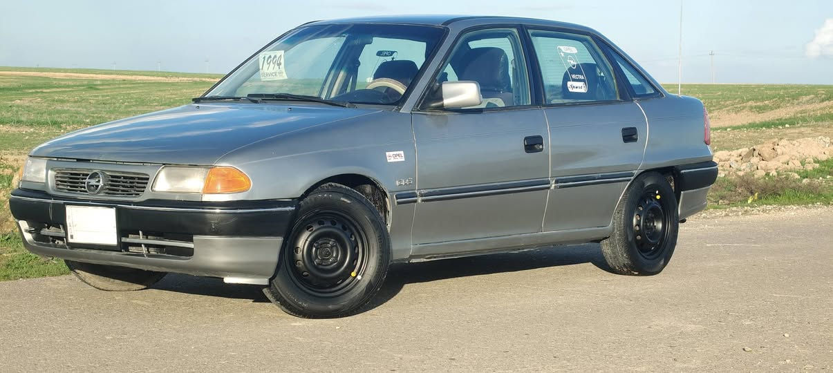 السلام عليكم اوبل استراه حجم ١٦ موديل ٩٤ صبغ جماليه محرك نضاف وايرمنيه شغاله سنويه عضم شرط تحويل السعر 45 وبيها مجال الستفسار ***********
