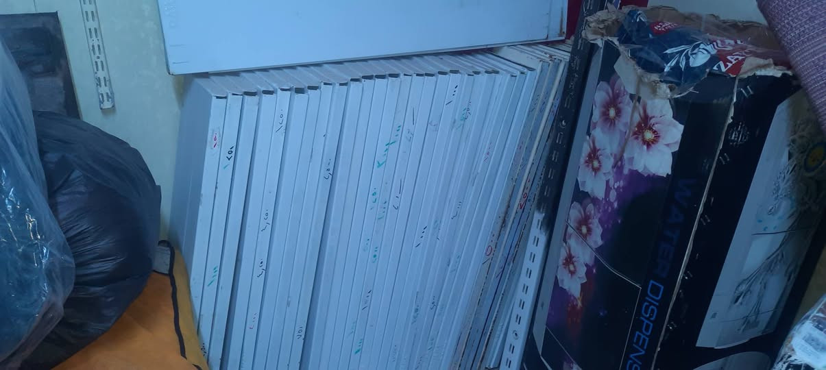 عِنـ.̷̷̸̷̐ـديّ  مجمدات 2وعارضات3 ورفوف 50 رف العنوان بصرة ***********
