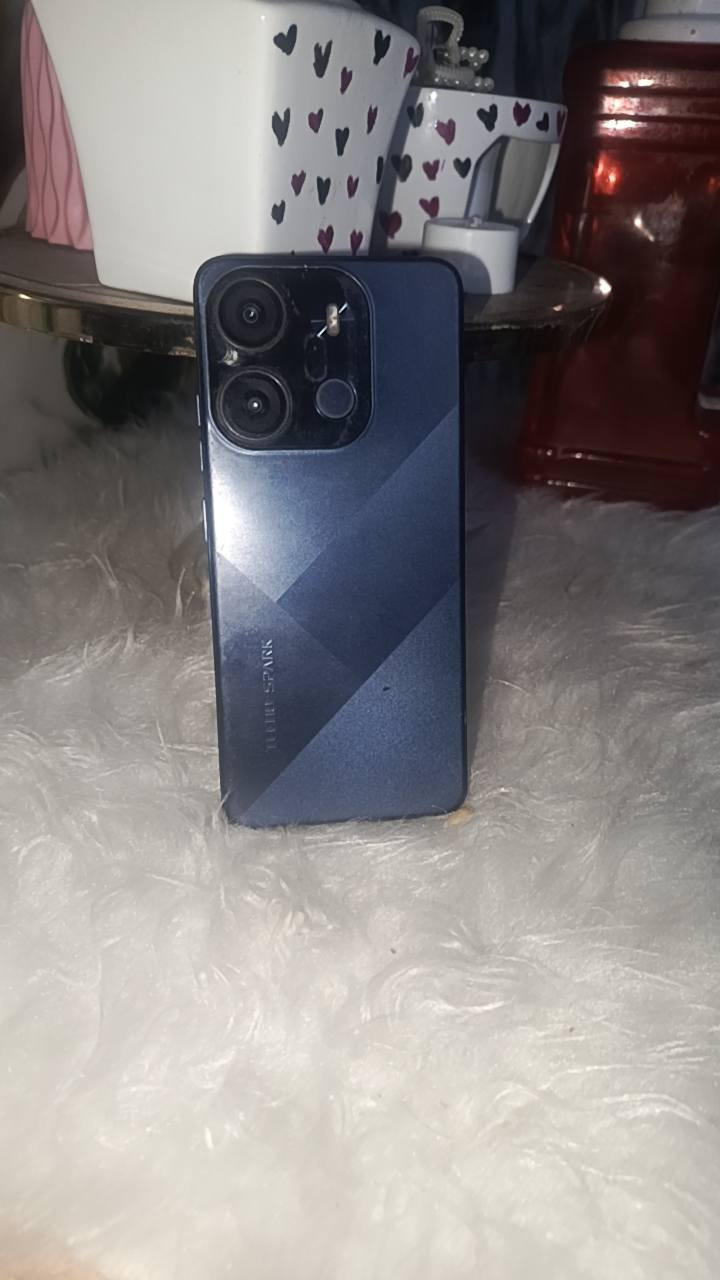 سلام عليكم مبايل اخو الجديد كامرته كلش حلوه صوته قوي ذاكره 128
سعره 100او بي مجال 
رقم ***********
متوفر فيس او وتساب
