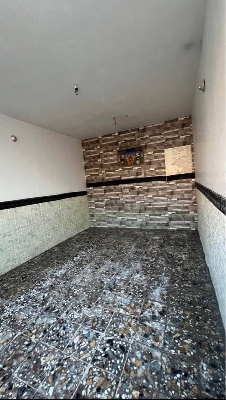 بيت للبيع   100 متر حي ميسان (طابو زراعي سند 25 )
قرب مدرسه العاصمه  يحتوي على غرفه وصاله واستقبال ومطبخ  وصحيات داخليه وخارجيه   

للاستفسار *********** النجف, العراق
