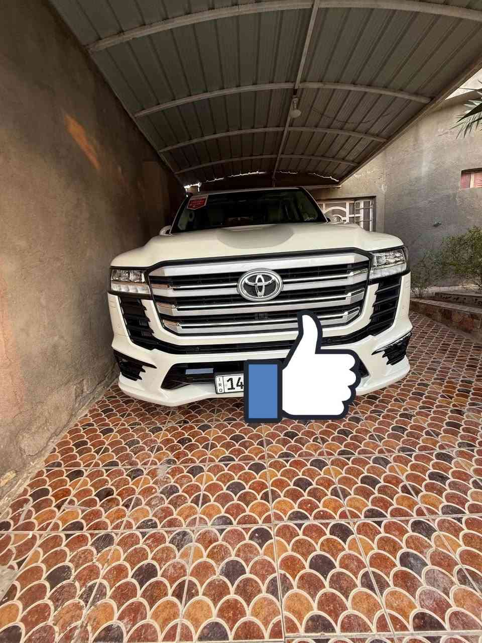 السلام عليكم 🫡
من رخصة الأدمن المحترم …
للبيع سيارة لاندگروز GXR 
2024 أصل كفالة عامة
فول مواصفات 1/1مغلف نانو صلي 
معروفه مواصفات الGXR تون تيربو
مكينة وگير تحكمات ستيرن
جهتين مثبت سرعة كشنات جلد حار ☀️
بارد ❄️ كشنات كهرباء تشغيل عن بعد
فور ويل + تو ويل فتحة 7 راكب
رقم السيارة بصره بأسمي تحويل
في اليوم الثاني 
موقع السيارة بصره قضاء القرنه 
للتواصل : ***********
السعر :770$ وبيها مجال .
