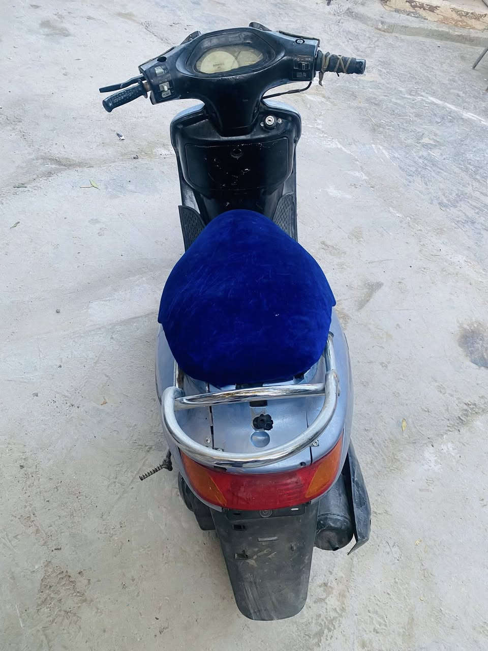 السلام عليكم فراشة كاملة شغالة السعر 160بية مجال
مكاني جبلة ورة مستشفى الامام علي 

***********
