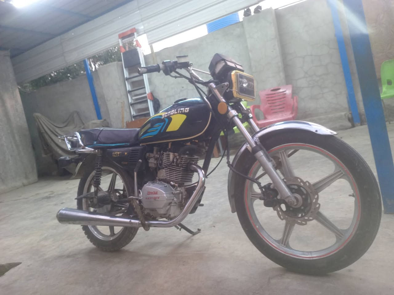 سلام وعليكم موديل ٢٠٢٣ سلف وهندر 5كير أوراق بس مكاتبه مكان بسمايه السعر ٣٧٥ قفلهه إذه مراوس عادي ***********
