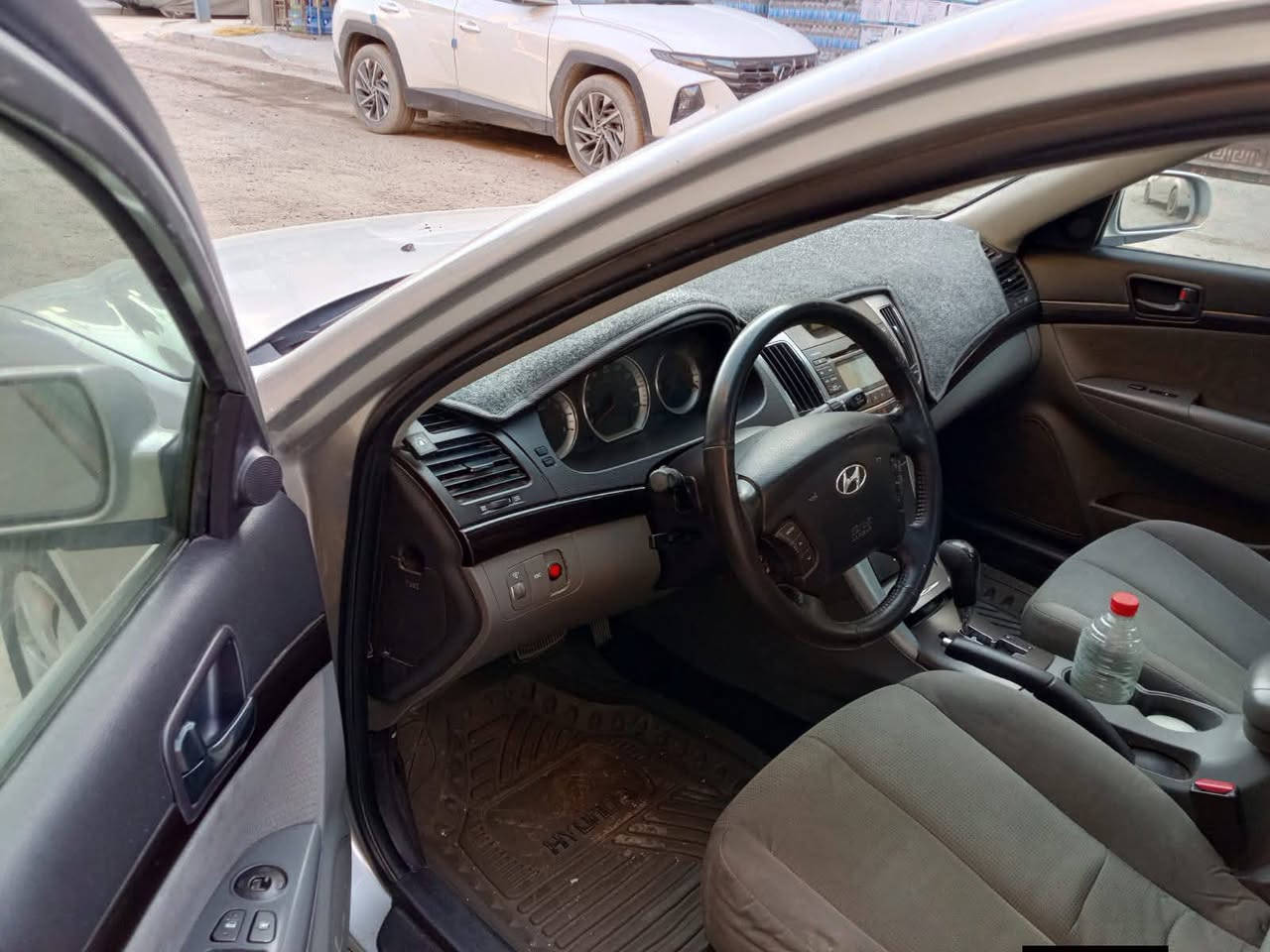 اسلام عليكم سوناتا للبيع موديل 9 فول مواصفات فتحه سلايت روف تحكم ستيرن جهتين كشن  كهربائي  صدر امامي خلفي جديد تخم تاير جديد تبريد ثلج دتفئه محرك سته سلندر 3300 محرك كير مكفولات رقم بغداد الدولي بسمي السعر 108 الشراي يتصل على الرقم *********** فقط تصال مكان سياره بغداد المشتل
