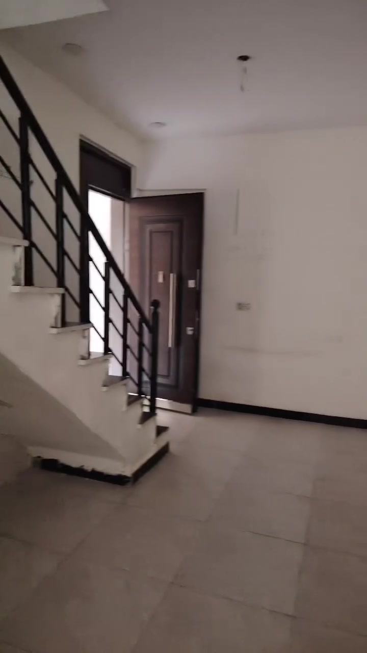مشتمل للايجار المساحه ٥٠متر ٣طوابق ٣نوم استقبال مطبخ خدمات بناء حديث وجديد فارغ وجاهز للسكن عنوان الدار بغداد الكرخ الإعلام حي الشباب قرب مجمع أهل البيت.. ***********. *********** مكتب مينا للعقار يوجد لدينا عروض آخره اجارات وبيع....
