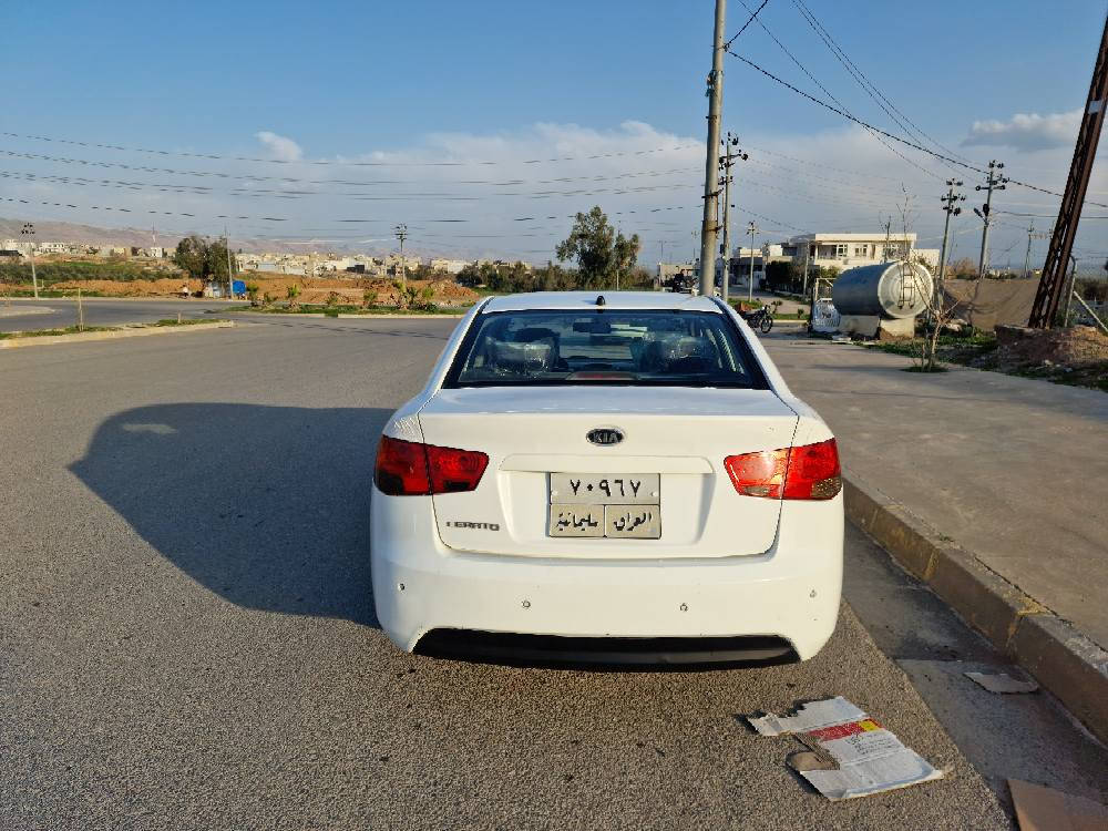 فرۆشتی خێرا
کیا سیراتو ۲۰۱۰
سەنەوی بەسەر چووە وەکالەی بەناوی خۆمانە.
پێنچ پارچەی بۆیاغە.
نرخی ۷۹ وەرەقە
بۆ پەیوەندی:
*********** كويسينجاك, أربيل
