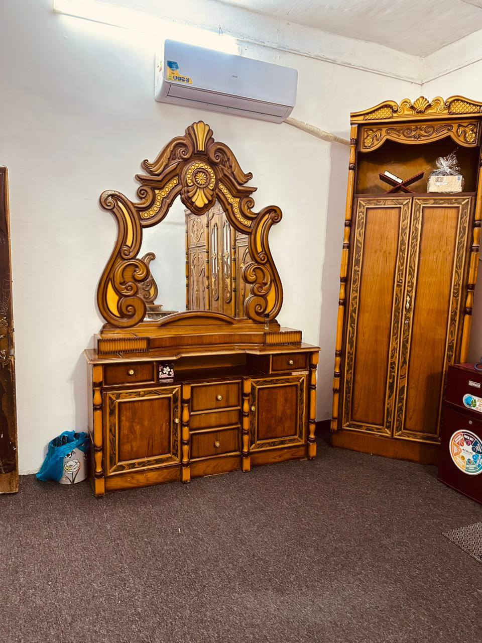 غرفه اخشاب عراقي لبيع قيم وخذ مكان البصرة الدير***********
