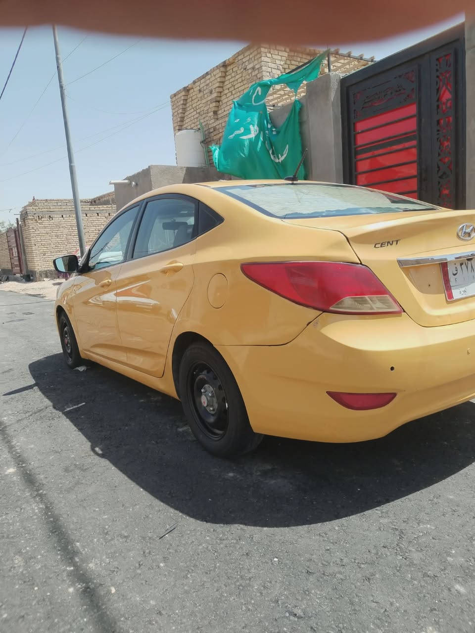 سلام عليكم سياره اكسنت. 12. 
سياره بيها قطعه وحده مبدله فقط قبق جنطه ضربتها فقط أمريكا جاملغات خلفيه لاكص ولا لحيم حوض دافع ومسحوب لامصلح ولا شي باقي السياره مامحطوط سبانه عليها الله شاهد تبريد ثلج..تدفئه كامره خلفيه. شاشه.

 كهربائيات كلها شغاله تخم تاير دواخل جديده سنويه لل28 راعيها يريد مداور شرط ال مداور مصفره هيئه وغرامات خط وبحث.. قبل يومين سويتهم مكاني الديوانيه قضاء عفك رقمي ***********..

 سعر 77بيها مجال بصيط اسف عل اطاله
