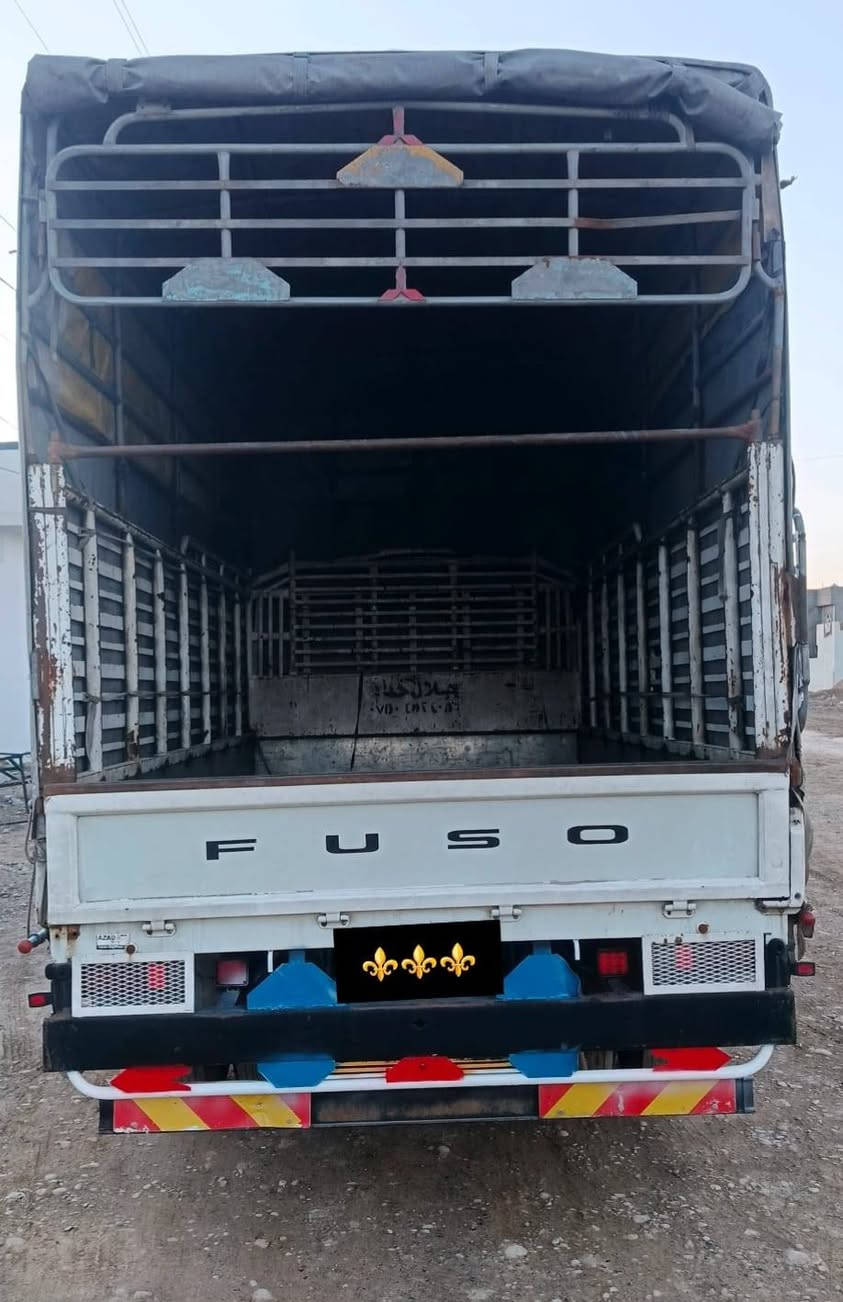 كنتر موديل 2020
محرك شركه تخم تاير برجستون
سنويه 2030 تحويل ثاني يوم 
كير واكسل بلادي مامفتوح وتايرات محورات 17ونص
الاتصال ***********
