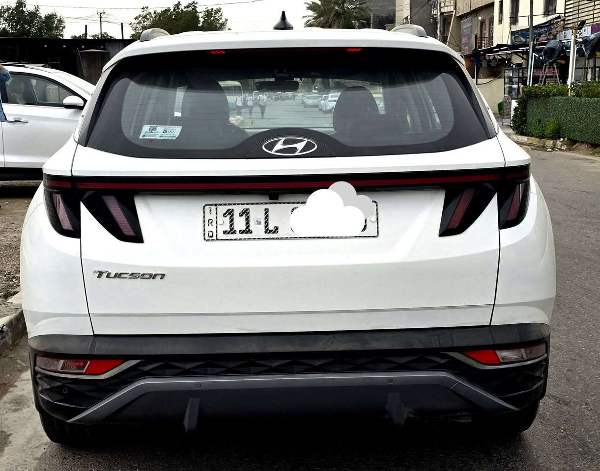 توسان خليجي 22 
فول عدا الفتحة مكفولة فقط بارد 3 اصابع مكانها بغداد
***********
