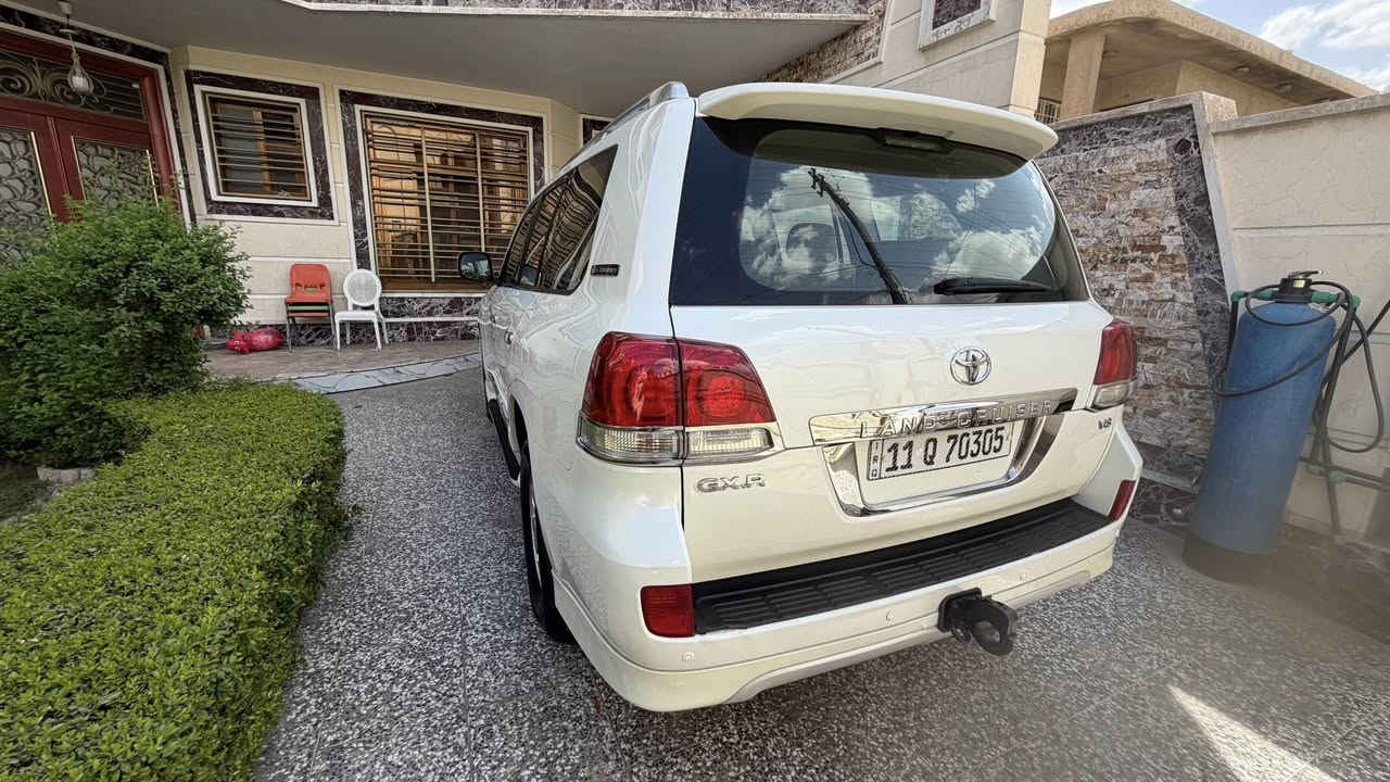 لاندكروز 2011
Gxr -V8 4.7
60th ستينية 
كلشي بلادي بيها 
كفالة عامة 
بغداد 
***********
***********
