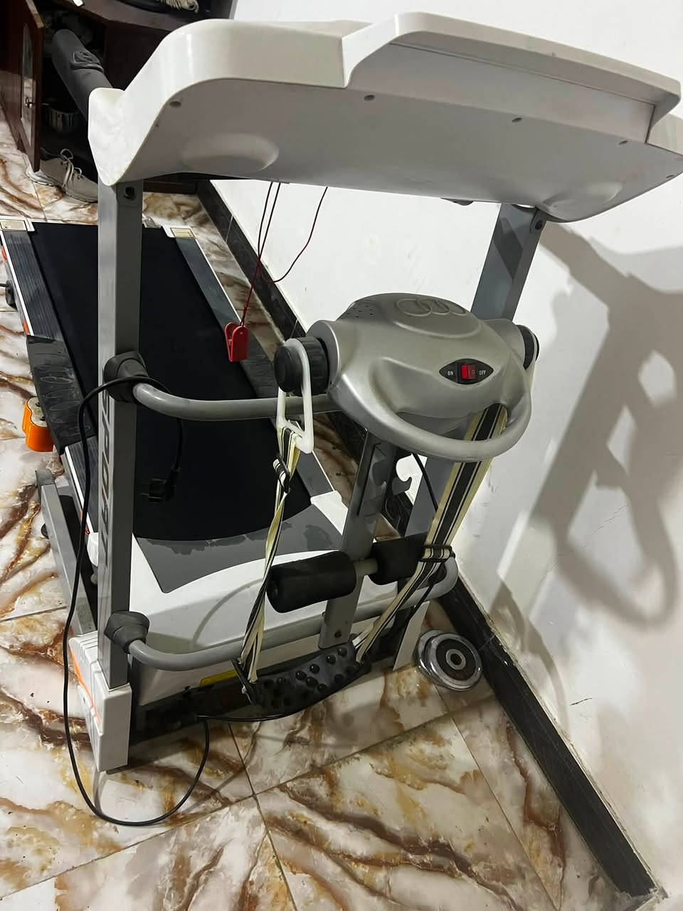 جهاز جري للبيع
نظيف وشغال وكلشي مابي يتحمل وزن 125كغم
رايده ب 300 
في البصره


**إذا كنت صاحب هذا الإعلان وتريد حذفه لأي سبب، رجاءا أرسل رسالة إلى الدعم الفني**