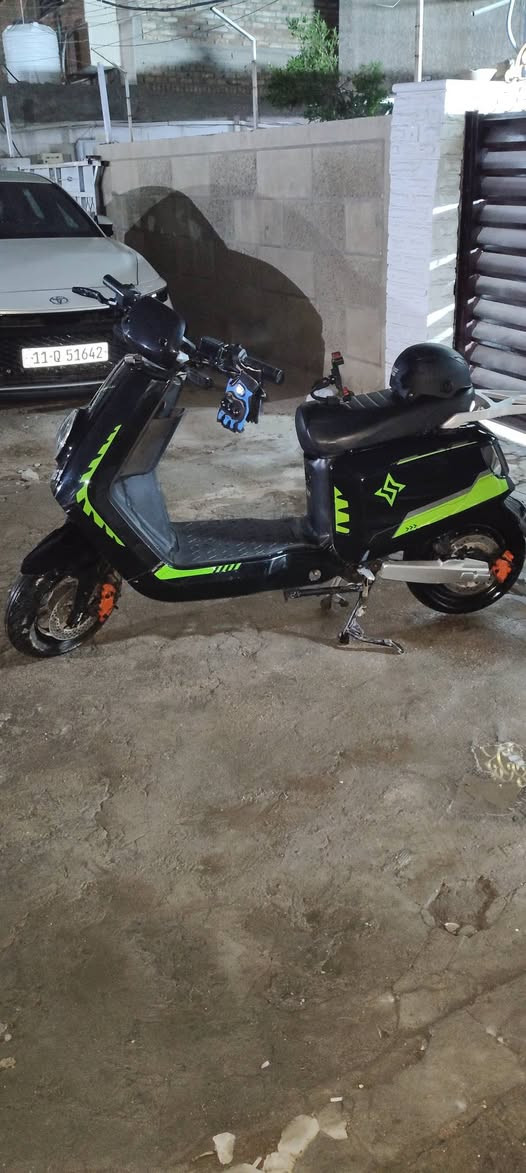 N1GTدراجة شحن
بطاريه ليثيوم فوسفات الحديد اعلى جوده 30 امبير 60 ڤولت 
استعمال4 اشهر
motor: 1500w 

الحموله القصوى: 150kg

المسافه بالشحنه الوحده: 65km 

السرعه القصوى: 80km الشلعة فووول 

الشاشة تشتغل بس ما تقره صح

الكڤر الأيمن طك و رجعته بـ براغي

يجي وياها هدية خوذة و جفوف و ستاند موبايل كله جديد مو مستخدم🎁

المكان المشتل شارع المطبك

السعر 650 ألف🔥 بيها مجال 

للاستفسار ***********
