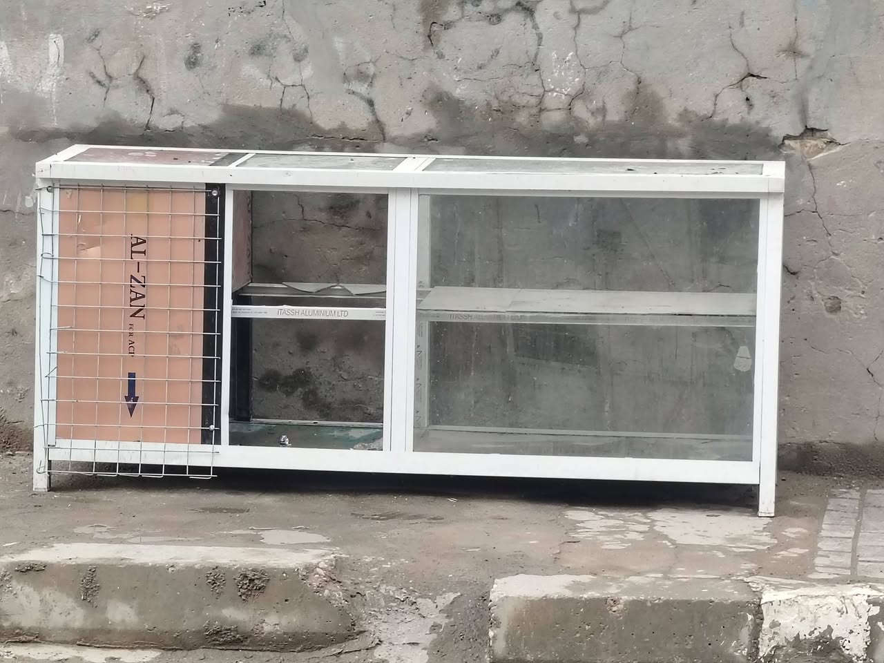 السلام عليكم جام خانه نضيف مال محل او مال كوزمرك كلشي يرهم سعره ٥٠ مكاني كوت الانوار ***********
