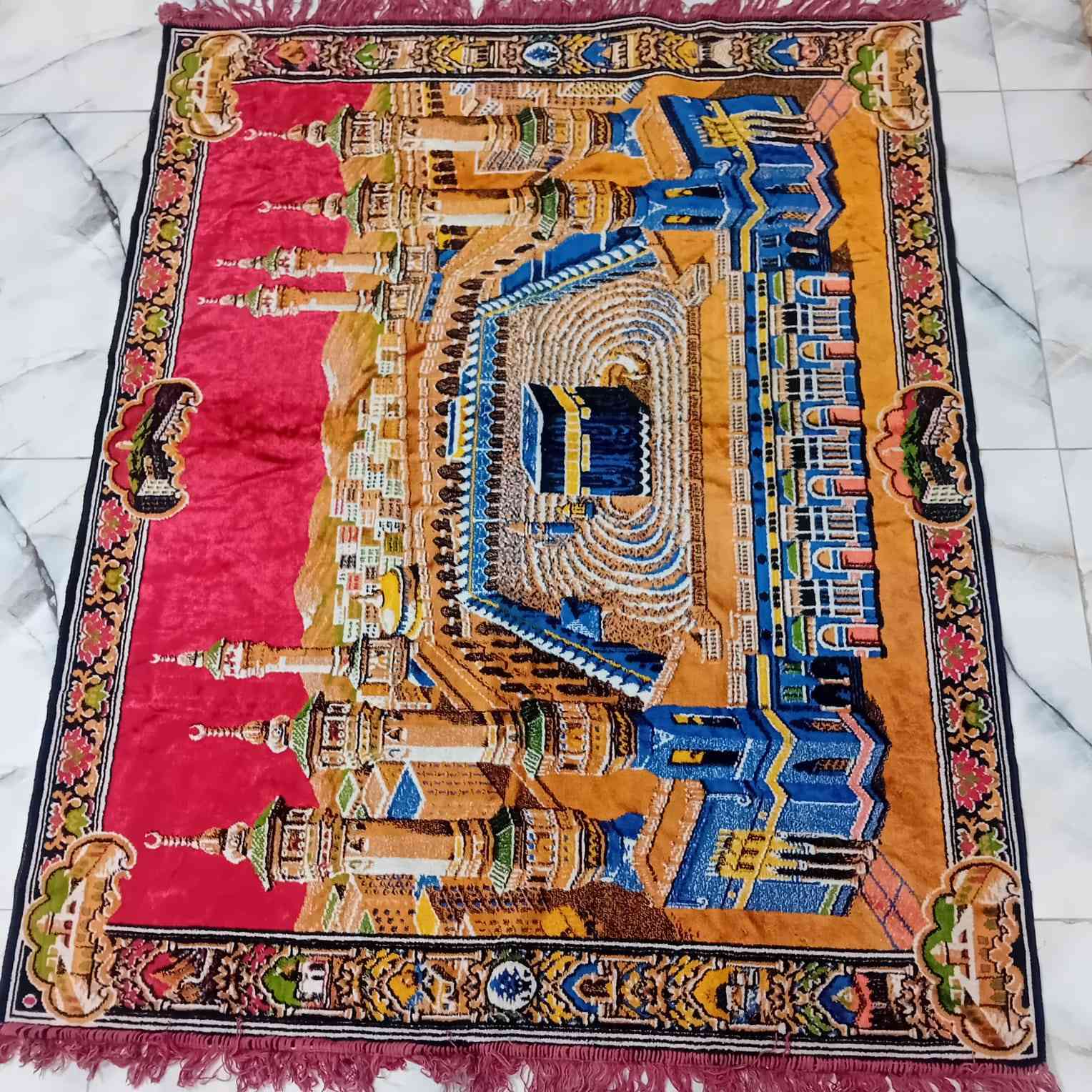 لبيع
سجاده جداريه قديم
نظافه 90 بلميه
***********
