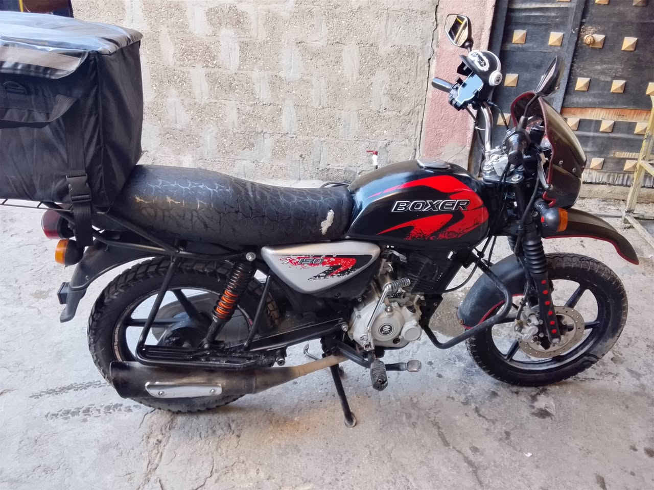 السلام عليكم 
دراجه بوكسر 
موديل 2021 كلشي مابيها مال بيع محتاج عليه الموقع البياع الشرطة الرابعة 
ب مليون 150 وبيها مجال 
الرقم *********** 
مابي وتساب
