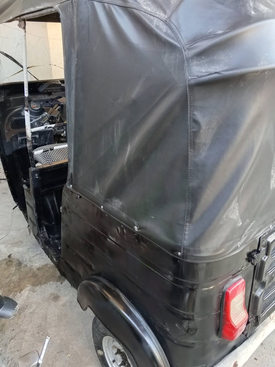 السلام عليكم تكتك باجاج موديل 16 اوراق كاملات محرك مجفت شركة تراي حلو بغداد لشعب سبع قصور لسعر 2700 للستفسار ***********
