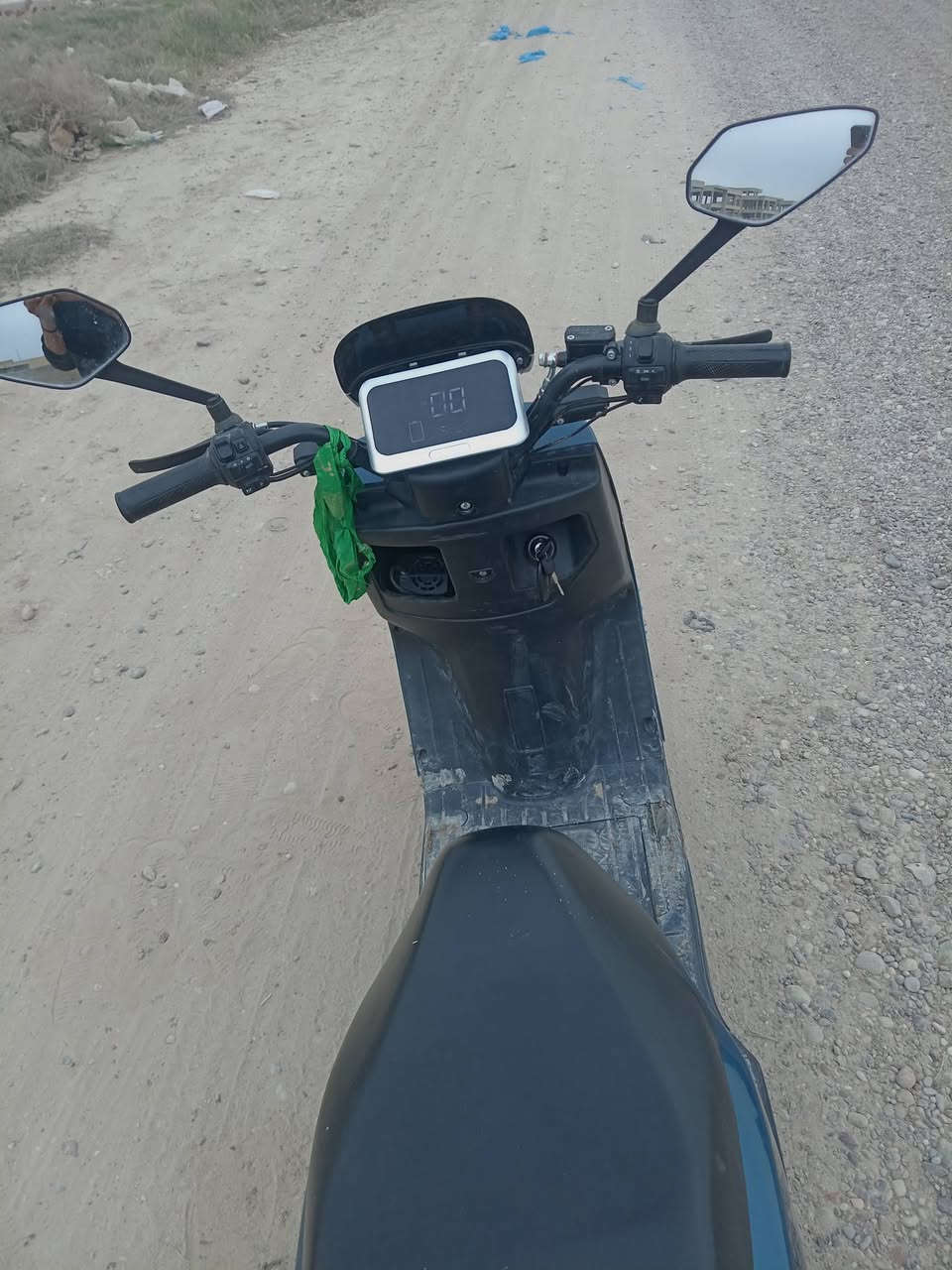 للبيع: دراجة نظيفة وعالشرط 🏍️✨شغالة ونظيفة (لوز)، ما تشتكي من شي.
4 بطاريات خير من الله.
​النقص فقط (ملق الطين) وبسيطة تتعوض.
​السعر: (650) قفل أو مجال بسيط.
​المكان: (سبع البور السوداني).
​الخاص مفتوح للشراي.
***********
