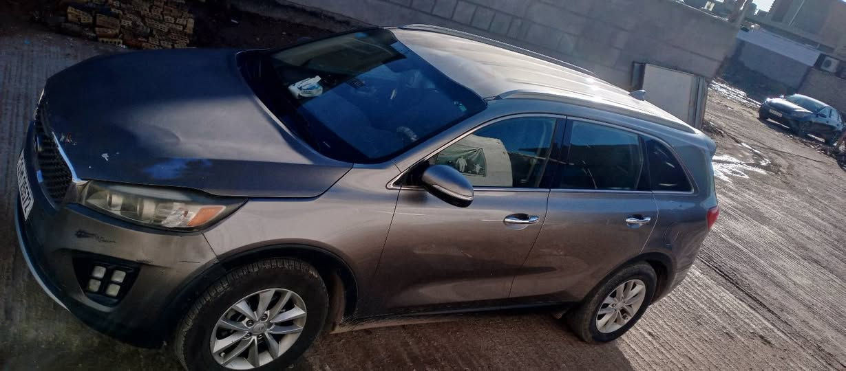 سلام عليكم
سورنتو. موديل 2016 وارد امريكي 4سلندر 2400 GDI السياره خير من الله كير محرك صدر كله كامل بشرط السياره مال جناي رقم بغداد انكليزي شاشه صغيره تحكم ستيرن تخم تاير كهربائيات شغاله السياره معروضه ب 165 وبيها مجال مكان واسط الصويره 
رقم تلفون ‏‪***********‬‏
