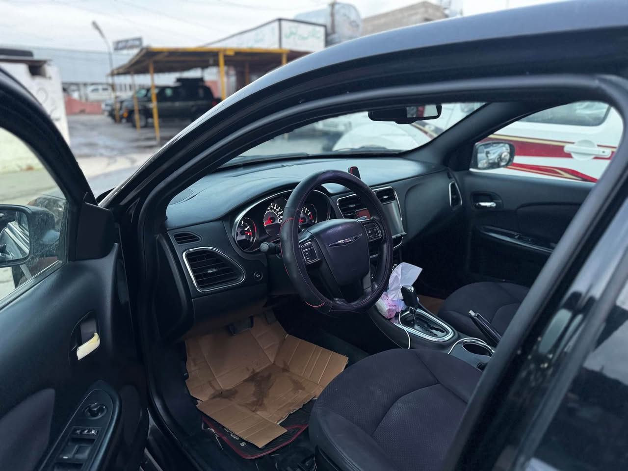 Chrysler C200
گێڕو مەکینەو تەبریت بەشەرت
دوو پارچە بۆیاخە بێ ناوگرتن 
مەکینەی مەرغوب 2.4 چوار بستۆن
80$
***********
*********** السليمانية, العراق
