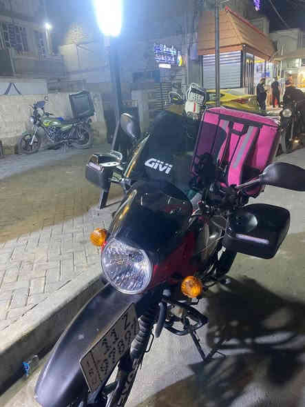 للبيع دراجه بوكسر مديل 2023 مرقمه رقم بغداد  سنويه تحويل ثاني يوم السعر 2. او 300  العنوان بغداد الزعفرانيه  الاتصال على صاحب الرقم ***********
