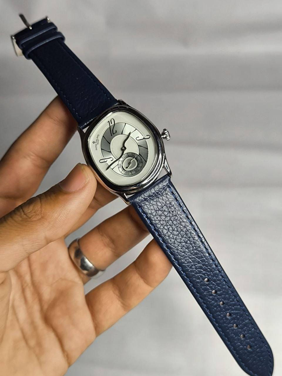 باتك فلبPatek Philippe مايع

تحفه فنيه تتخطى مفهوم الوقت 
نسخة مميزة
مكينة كوارتز  
سنتر ثواني منفصل 
الميناء مايع بدزاين عصري  
زجاج معدني مقاوم للخدش 
الهيكل مصنوع من ستانلس ستيل 
مختمة من كل مكان
مقاومة ماء وغبار 
سير مصنوع من الجلد الطبيعي 

السعر :- 35 الف ع اول تم 
للحجز والاستفسار يرجى الاعتماد خاص


**إذا كنت صاحب هذا الإعلان وتريد حذفه لأي سبب، رجاءا أرسل رسالة إلى الدعم الفني**