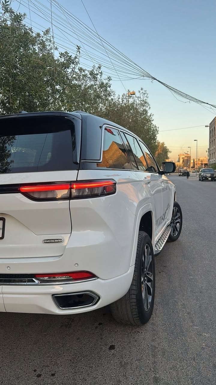 🚘 للبيع | جيب جراند شيروكي أوفرلاند 2024
▪️ وكالة هارلم  
▪️ اللون: أبيض تو كلر  
▪️ مغلفة بالكامل بطبقة حماية PPF  
▪️ الممشى: 14 مايل فقط  
▪️ لوحة بغداد  
▪️ بحالة الوكالة، نظيفة جداً، ولا تحتاج أي مصروف.

📍 الموقع: بغداد – شارع فلسطين

📞 للاستفسار: ***********

**للجادين
