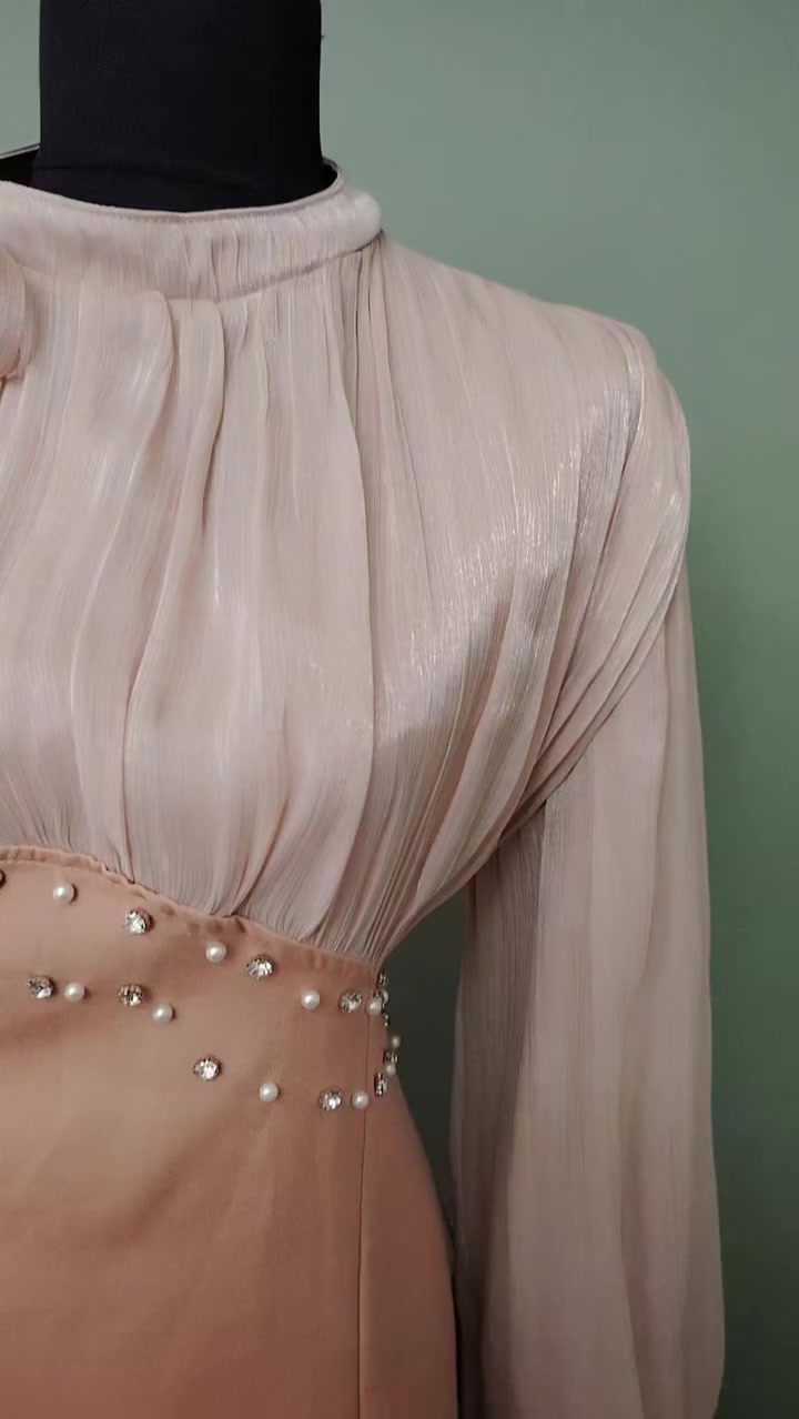 فستان قياس ٤٤ ملبوس ساعتين
والله أخذته ب ٤٠ أريده ب ٣٠ بالحقيقه احلا من التصوير والله يخبل


**إذا كنت صاحب هذا الإعلان وتريد حذفه لأي سبب، رجاءا أرسل رسالة إلى الدعم الفني**