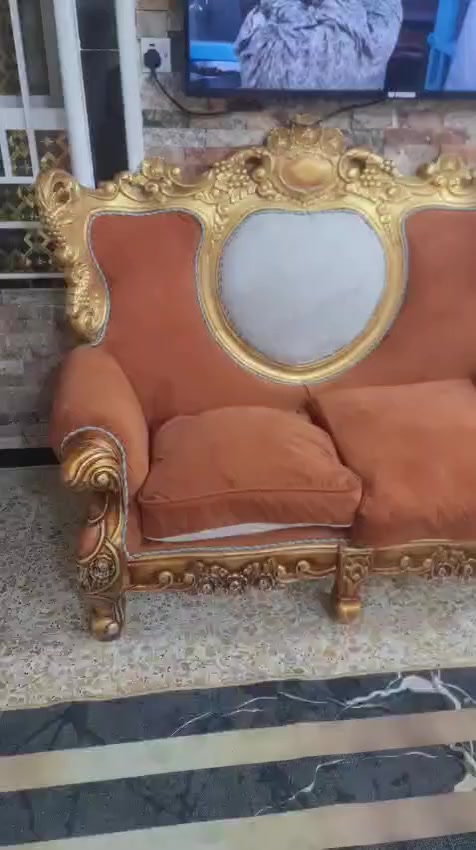 السلام عليكم تخم ملكي نضيف جداً تكمه شغل درجه اولى بيع محتاج حسب ما موضح بالتصوير مكاني بغداد حي اور لتواصل هذا رقمي ***********
