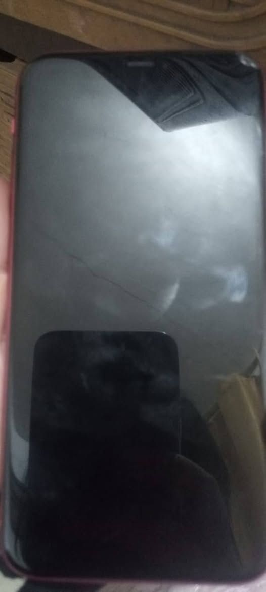 سلام عليكم ايفون 11 عادي مقفول ايكلود شاشه اماميه فقط كلاسه فوك شاشه مكسوره شاشه تلمس كلشي مابيه وضهر مثل ماموضح بصوره شغال كله عل فحص فقط ايكلود ضايع يرادله تخطي ذاكره 256 نموذج M
السعر خاص 

مكاني بغداد حي العامل متواجد ماسنجر 

واتساب ورقم تلفون اتصال ***********
