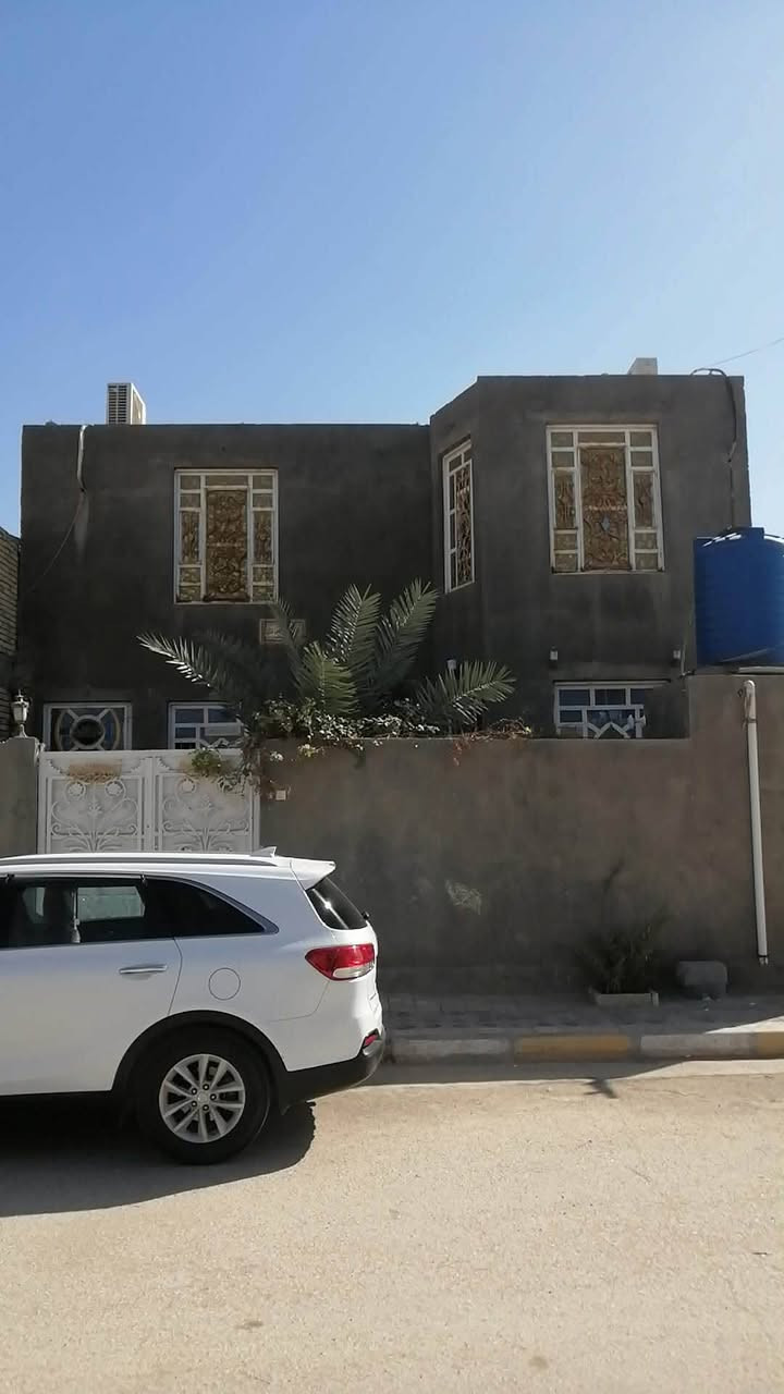 بيت للبيع ناحية اسديناويه قرب مدرسه صفيه الدين شارع تبليط وناره ونت
بيت للبيع ناحية اسديناويه قرب مدرسه صفيه الدين شارع تبليط وناره ونت
مساحة ٢٠٠متر طابو صرف  طابقين
بي غرفتين وصاله فوگ والطابق الأرضي ديوانية ومطبخ وصاله وغرفتين وصحيات استفسار اتصال على هذا الرقم *********** وبيك خير وتدلل
