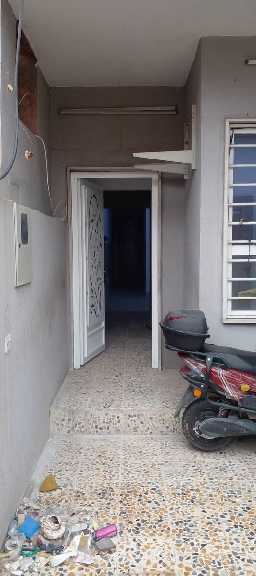 #للأيجار طابق ارضي
الموقع : حي الصديق الثانية
المساحة : 100 متر
التفاصيل : كراج صالة مطبخ صحيات وغرفتين
للاستفسار
***********
***********نستقبل طلباتكم العقارية بيع شراء ايجار
