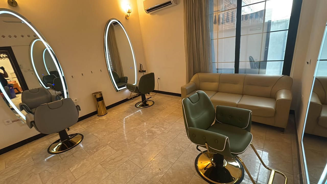 سلام عليكم كراسي 4 مرايه 2 800 الف للبيع ***********
