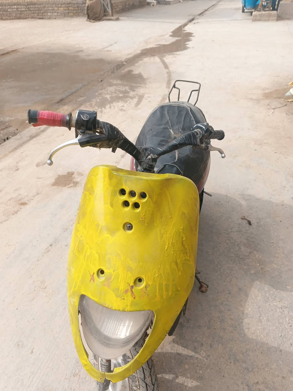 السلام عليكم
دراجة60للبيع 
شغاله من كل النواحي هندر سلف ماعوزهه شي تجي تاخذه وتروح السعر 200 وبيه مجال للطيبين للتواصل عبر هاذه الرقم*********** المكان سوق الشيوخ
