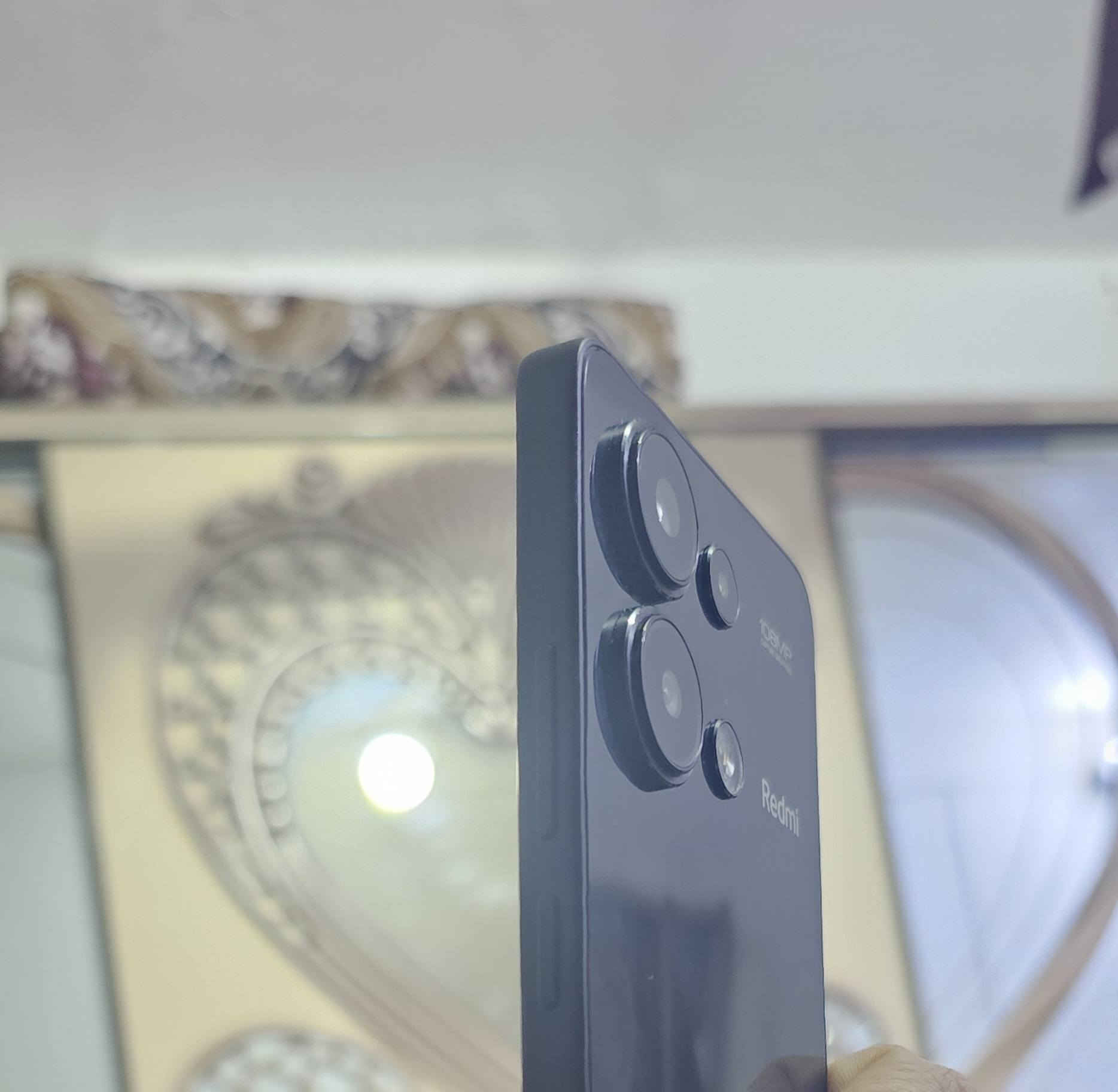 للبيع - Xiaomi Redmi Note 13 (نظيف جداً - استعمال سنة) 📱✨
التفاصيل والمواصفات:
​الحالة: مستعمل بحالة ممتازة جداً (نظيف جداً)، استخدام سنة واحدة فقط.
​الذاكرة والتخزين: 256 جيجابايت مع رام 8 جيجابايت.
​الأداء: يدعم تشغيل الألعاب على 60 فريم (سلاسة عالية).
​المعالج: سناب دراجون (Snapdragon) لأداء مستقر وسريع.
​البطارية: 5000 مللي أمبير (أداؤها ممتاز جداً).
​الملحقات:
✅ الشاحن الأصلي.
✅ كفر  حماية.
✅ لزقة شاشة (حماية).
​💰 السعر: 175 ألف دينار.
📍 المكان: ذي قار - الغراف.
​📞 للتواصل والاستفسار: ***********
