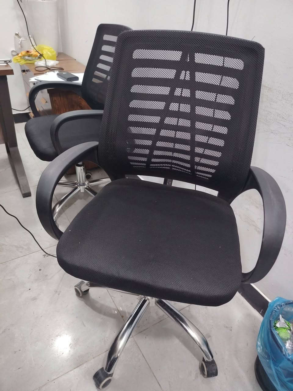 السلام عليكم
مكاتب وخزانات جرارات وكراسي للبيع 
٥ مكاتب عرض ١٢٠ سم مع جرارات كل مكتب ب ١٤٠ 
مكتب عرض ١٨٠ سم مع جرارته ب ١٥٥ 
خزانات ٦  الوحده سعر ١٤٠ 
كراسي عدد ٤ سعر ٣٠ الف سعر الواحد 
في حال اخذهم جميعا سيتم التساهل بالسعر


**إذا كنت صاحب هذا الإعلان وتريد حذفه لأي سبب، رجاءا أرسل رسالة إلى الدعم الفني**