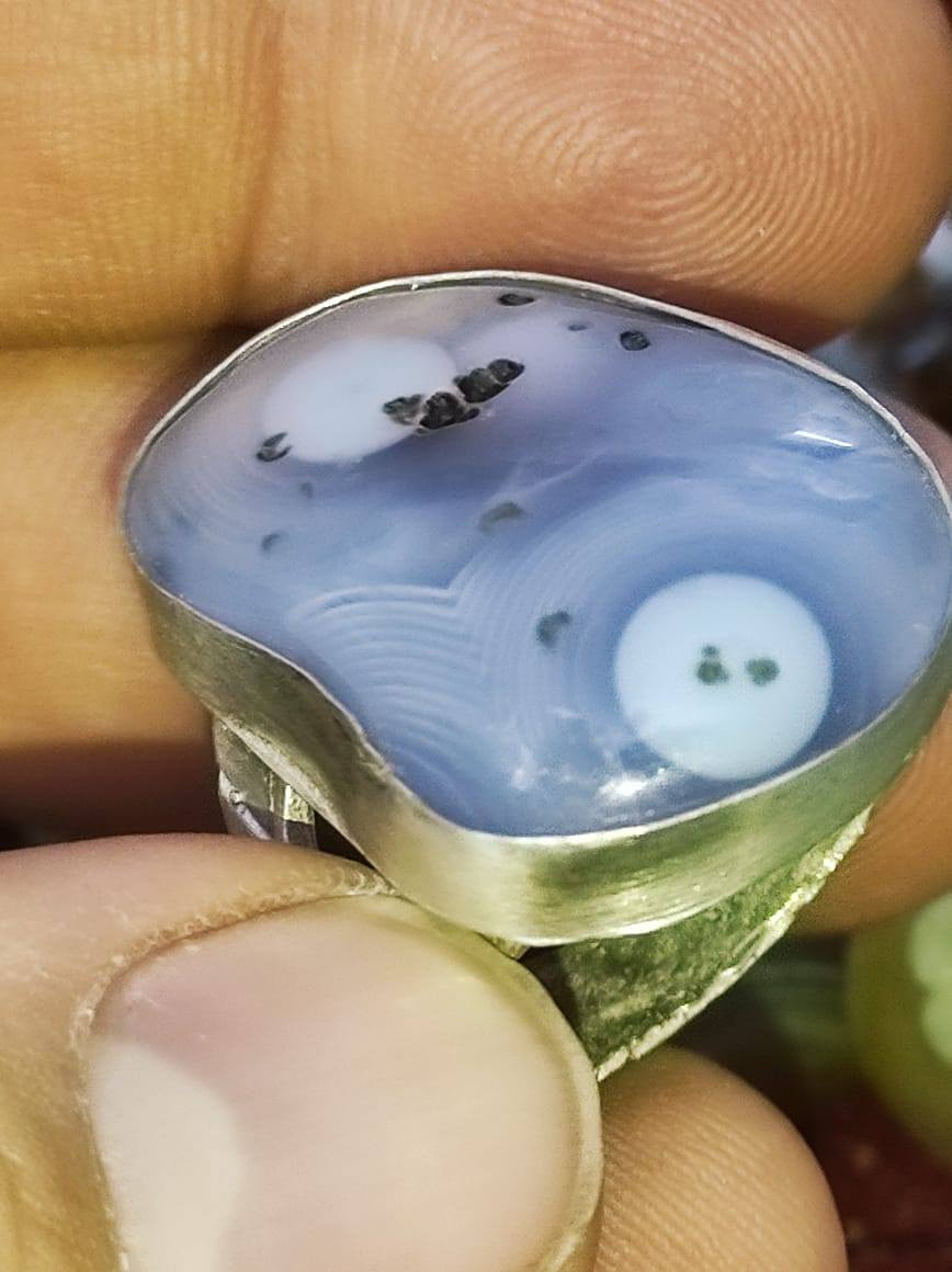 بسم الله
الي يريد محبه فول هاذ مفول 
سليماني شرط خام قديم 
مامجروخ بس اللون كفايه 
معطف  اللون راحه نفسيه 
فضه عراقي يدوي ٩٢٥
٣٠  الف مع التوصيل جوه البلاش 
***********واتساب
