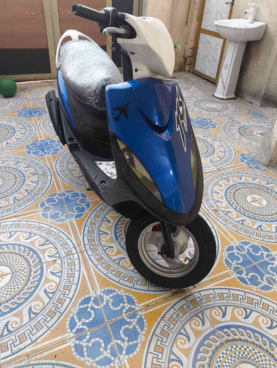 ماكس عدلهه ! للبيع 
مكينه 55 هاون 
كلچات عليهن ادامه 
بريكات فول
كهربائيات كلها شغاله 
سلف هندر
دراجه جاهزة للاخير 
اوراق للأستفسار اكثر اتصل ***********
السعر 725 وبيها مجال للشراي
