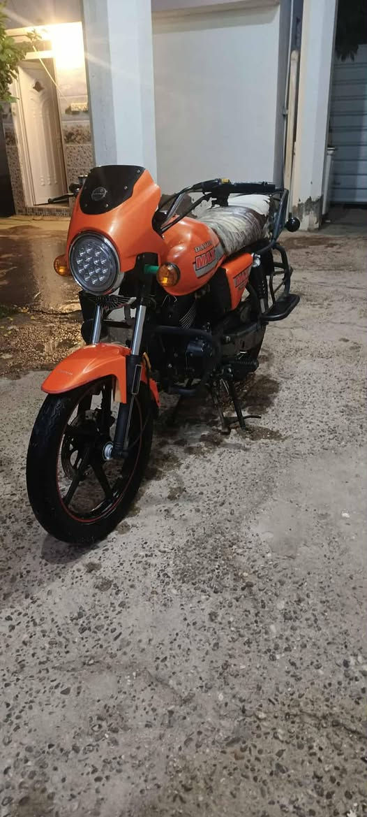 السلام عليكم اخوان دراجه للبيع دايوان نفخ موديل 22 مكينه 200 كلك مكفوله من كلشي اتعدلك بسرقه اوراقه ضايعه دراجه خير من الله ماناقصه كلشي سعره مليون وميه وبيه مجال مكاني بابل رقم تلفوني ***********
