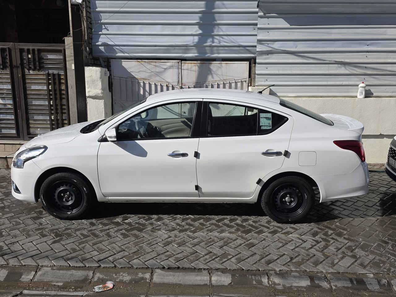 السلام عليكم للبيع نيسان سني 2025 ماشية 16 الف سيارة بيهة قطعتين صبغ مكاني بغداد سعر 117 وبيهة مجال ***********
