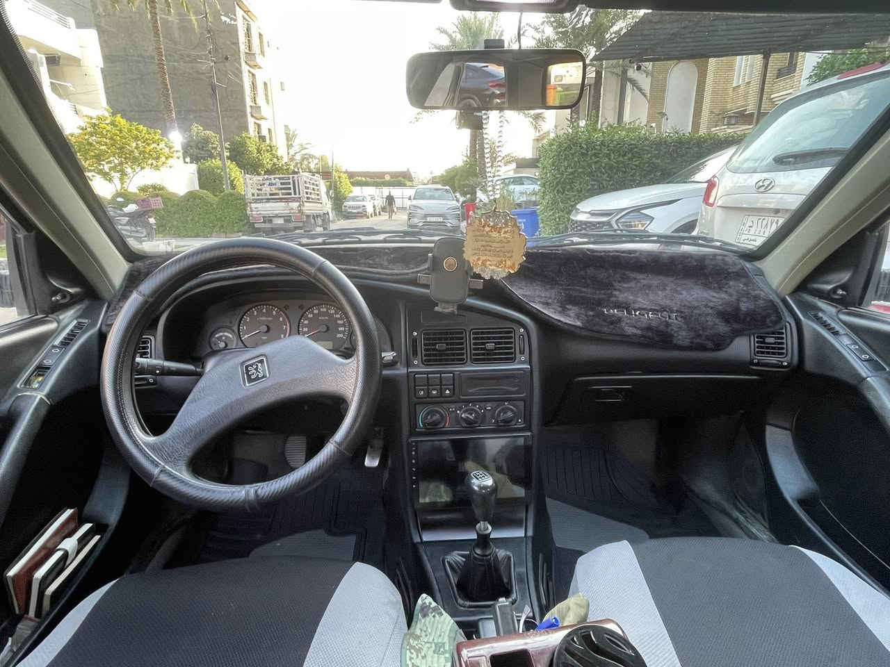 السلام عليكم من رخصه الادمن
بيجو روى ٢٠٠٩ 
ماشيه ٢٢ حقيقي 
سنويه جديده رقم انكليزي 
شاشه كامره 
داش كام 
لايتات زينون 
تبريد ثلج 
تايرات جديده 
كير محرك مكفول مال شركه 
رقم بغداد 
مكانهه زيونه 
السياره باسمي تحويل ثاني يوم 
السعر ٤٨$ 
للاستفسار الاتصال على الرقم ***********
