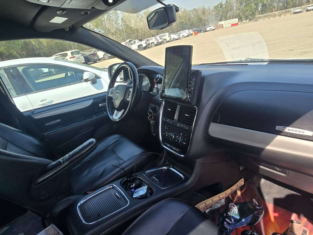 مكلف بنشر دوج كرفان فول مواصفات 2017 بيهه قطعتين بدون ظربه دواخل بدون ارباك ماشيه ١٧٥ رقم وسنويه جدد سياره جديده وجهاهزه كير محرك تبريد حداديه مابيهه نقص السعر 170 وبيهه مجال للاستفسار *********** مكاني النجف
