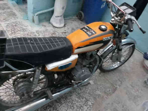 دراجة اربعة كير للبيع أوراق أصولية محرك شغال عوزها ترتيبات كهربائية بسعر ٤٠٠وفيها مجال   ***********
