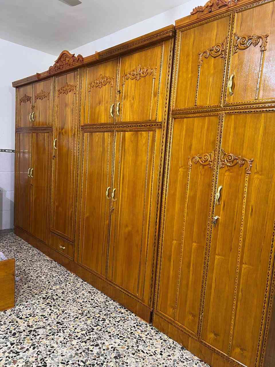 850غرفه خمس ابواب صاج داخل وخارج تفصال اخت جديده مال عرس وزاويه كنتوريه وضهر بلوك مكان بغداد الشعب حي بساتين الاستفسار ع ***********
