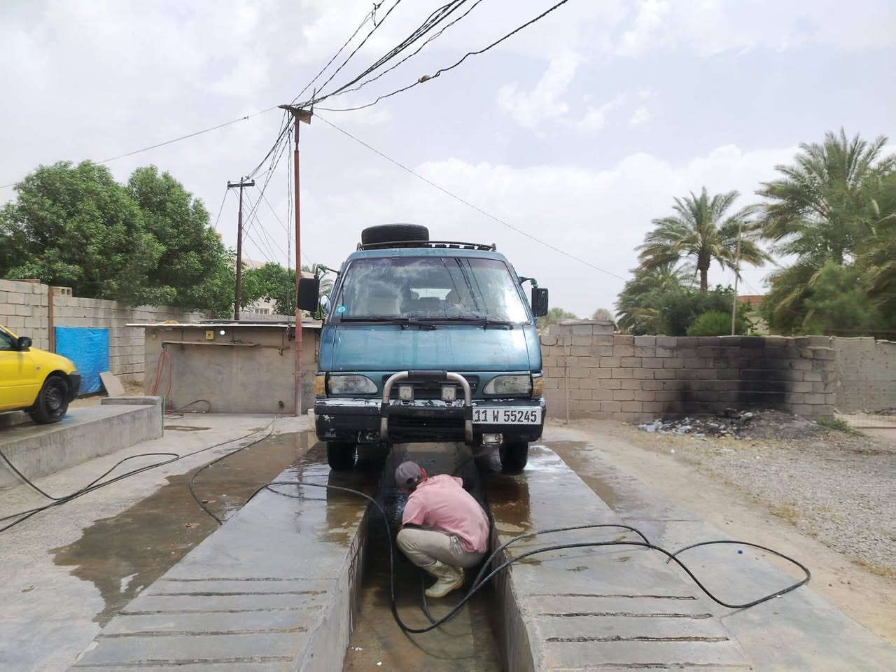 السلام عليكم ورحمة الله...كية بستة للبيع موديل ٩٥....رقم أنكليزي ابيض..بغداد...سنوية باسمي مابيها اي عطل دوشمة جديدة بس صفحه منها من جهة الباب ضربه واضحة الصور امامك ......سنويه ماتسقط لحد سنة ٢٠٣٠.....رقم صاحبها...***********...مكلفة بالنشر لحد يراسلني الرقم امامكم
