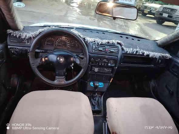 ئۆپل ڤیکترا مۆدێل 93 مەکینە 20ی گێر عادیە تەکسیە کراوەتە قسوسی abs قوفڵ مەرکەزیە سەیارەکە زۆر خاوێن ماوەتەوە بەرە دەرکە و بەرە سەقفی زۆر خاوێنە هیچ لێدراویکی نیە گێرو مەکینەو گەرمی بەشەرت  4 تایەی  تازە بۆ بەستراوە سەنەوی تازەیە نویکراوەتەوە سەیەرەکە    زۆر خاوێنە مالی دۆستە سەحری 38 وەرەقە و معامەلە  شوین کۆیە *********** كويسينجاك
