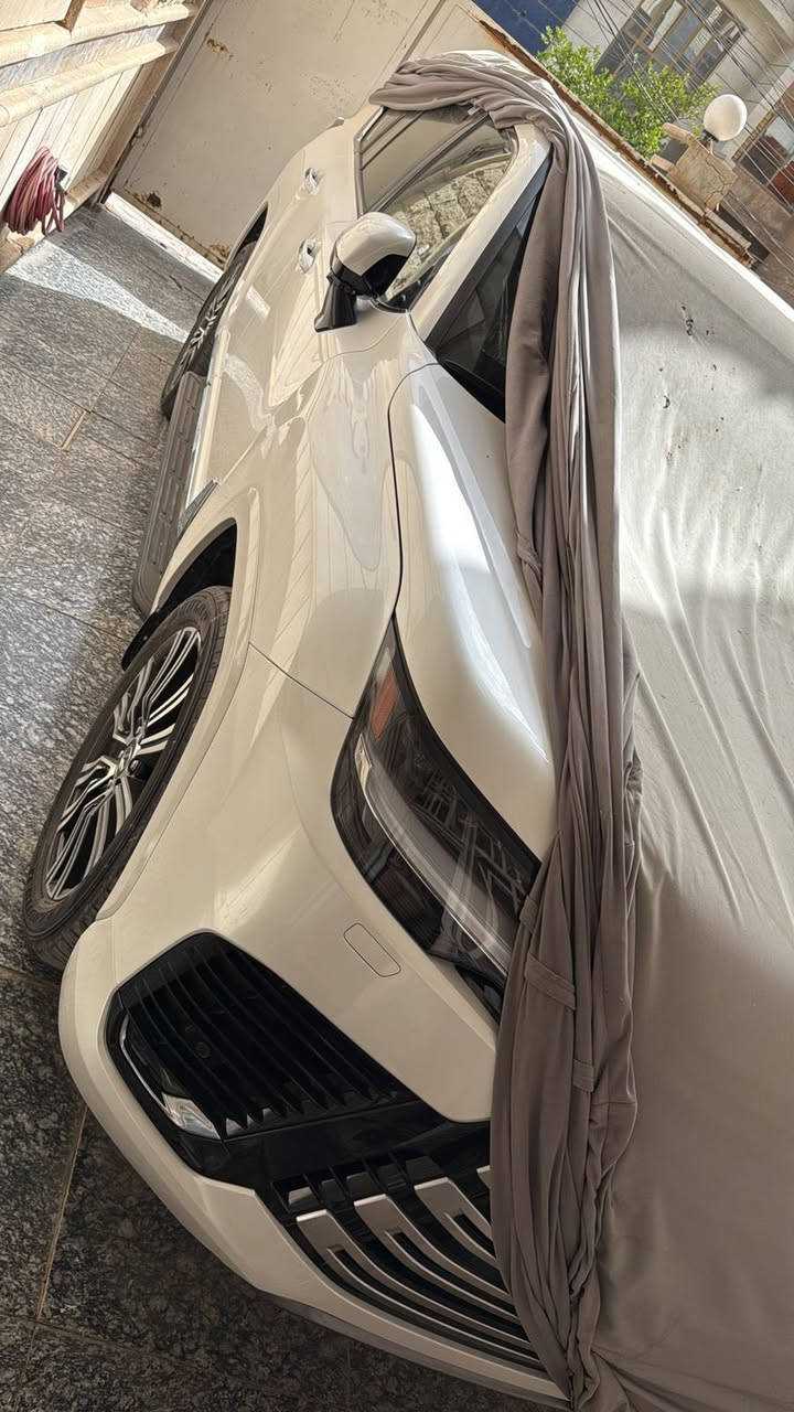 السلام عليكم  لكزس 2024 بريم ماشيه 5 الالف بحالة الوكالة غراضها كلها ما مفتوحه رقم بغداد باسمي للاستفسار ***********
